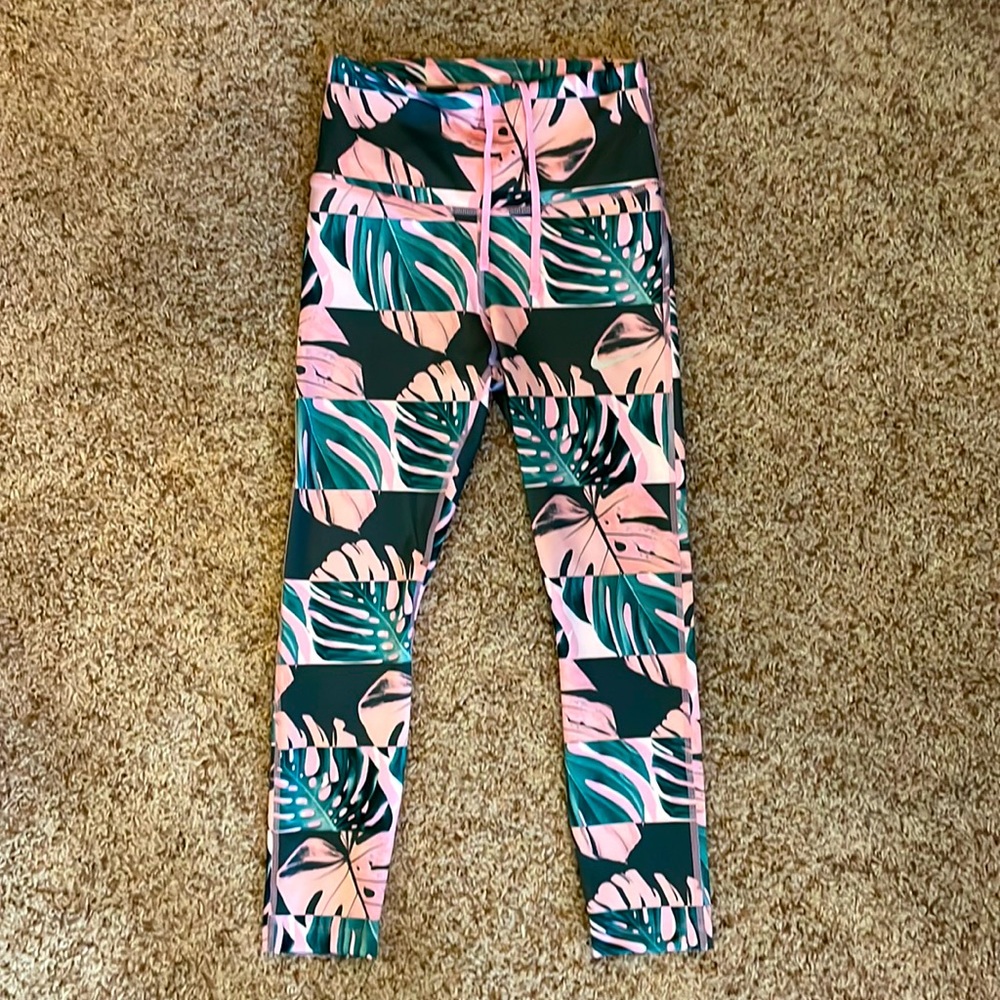 Women's Nike Dri-FIT High-Waisted Cropped Training Leggings Size XS